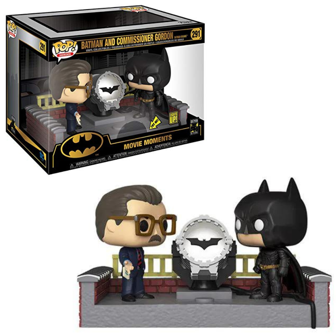 Funko POP! Batman: 80th Batman with Light Up Bat Signal